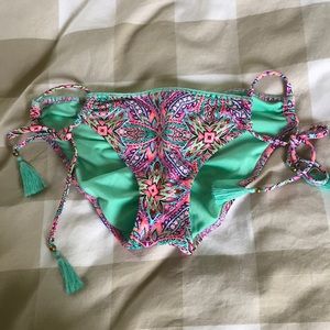 👙 NWOT Paisley Pattern Cheekies👙